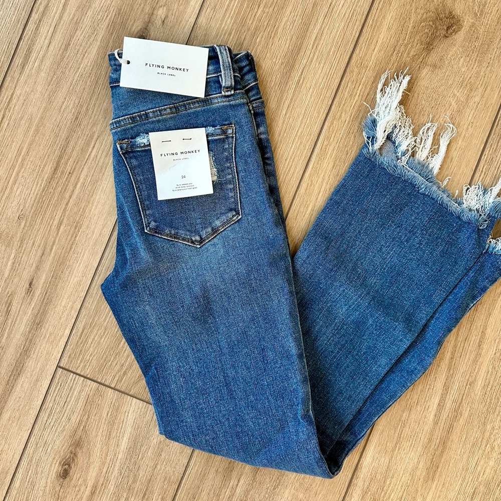 HAZEL MID-RISE DISTRESSED JEANS